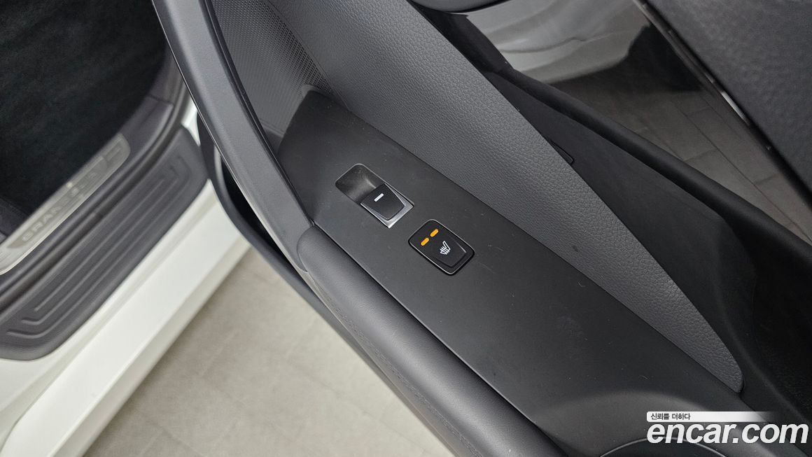 Hyundai Grandeur 2016