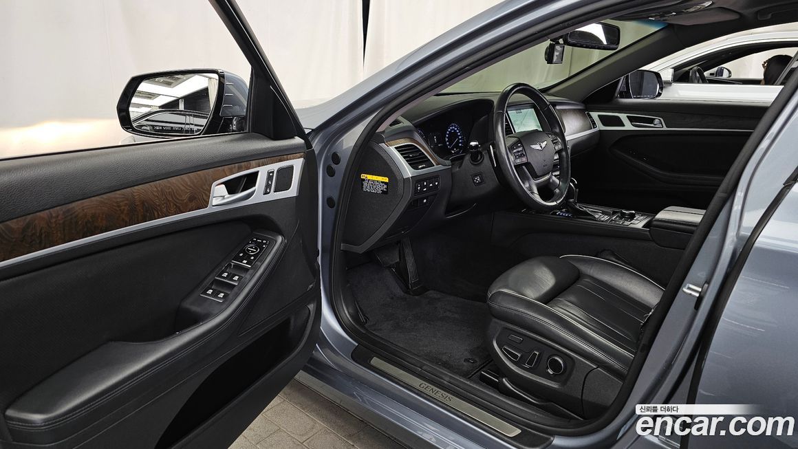 Hyundai Genesis 2015