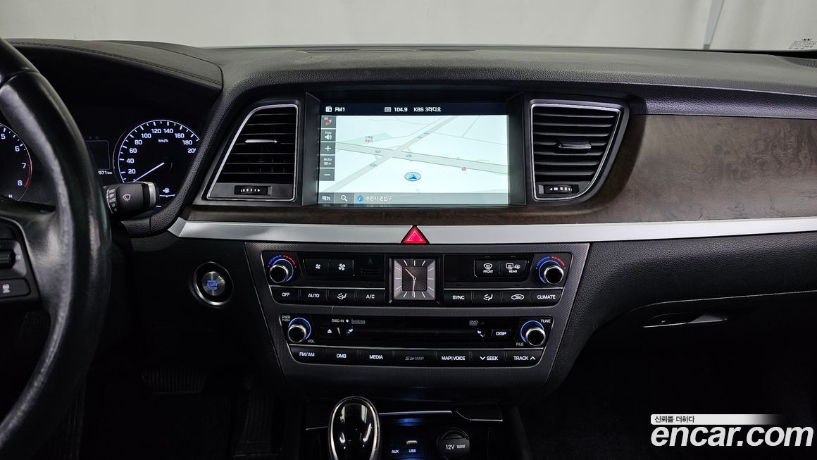 Hyundai Genesis 2015