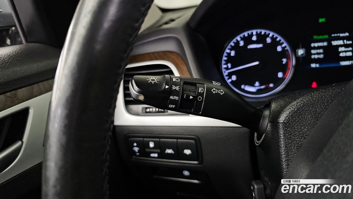 Hyundai Genesis 2015