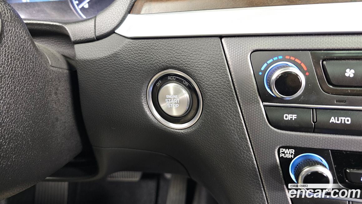 Hyundai Genesis 2015