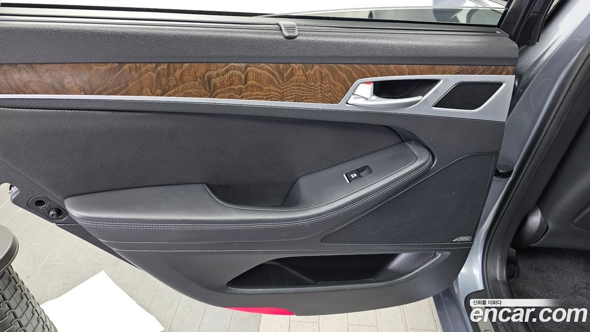 Hyundai Genesis 2015