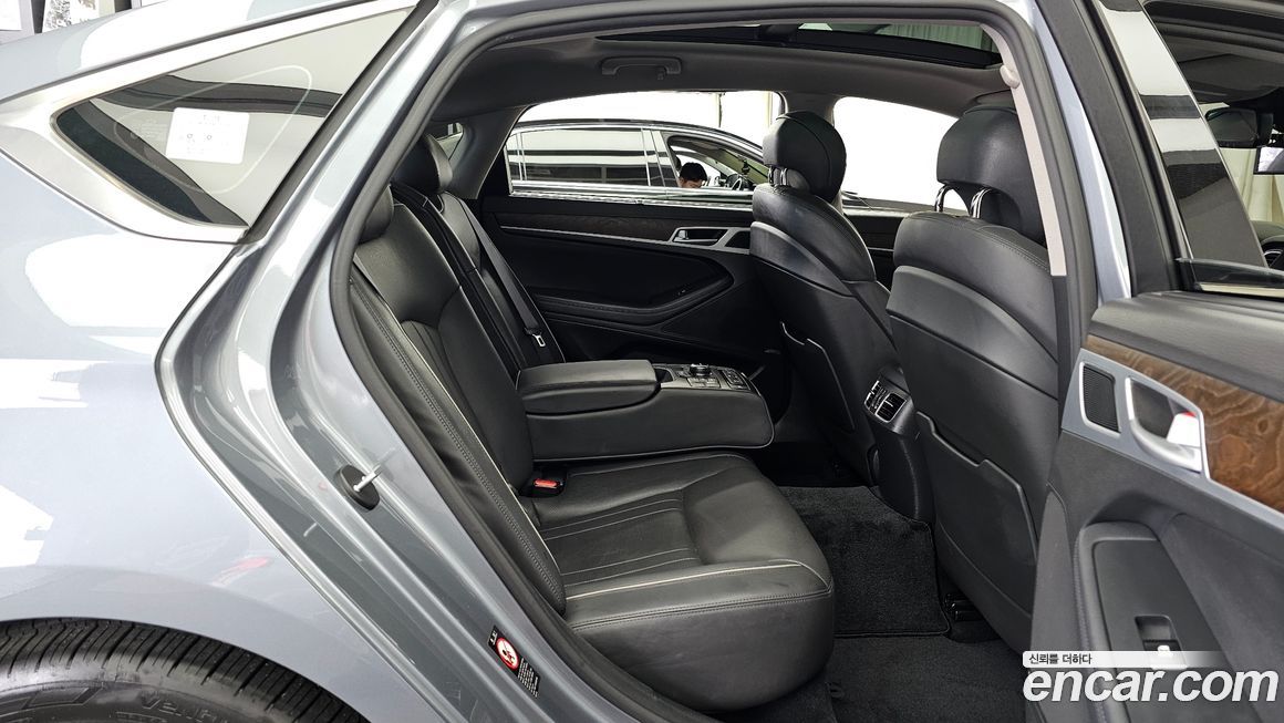 Hyundai Genesis 2015