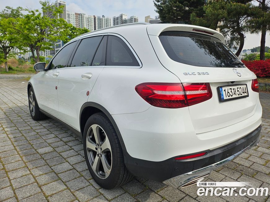 Mercedes-Benz GLC-Class 2016