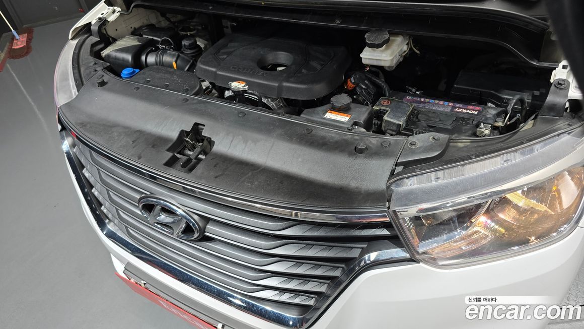 Hyundai Starex 2021