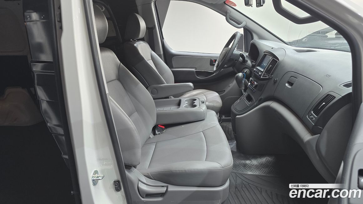 Hyundai Starex 2021