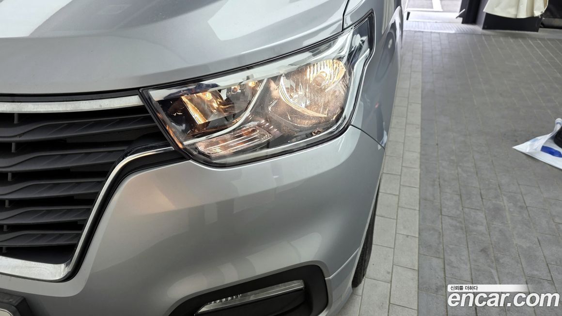 Hyundai Starex 2021