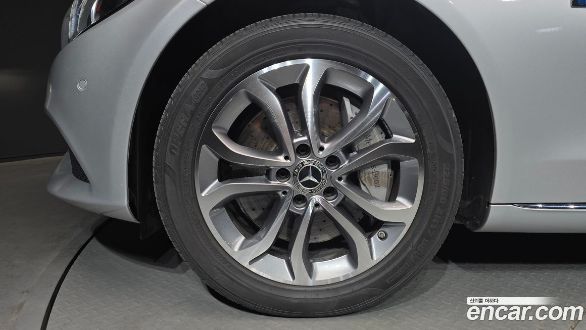 Mercedes-Benz C-Class 2018