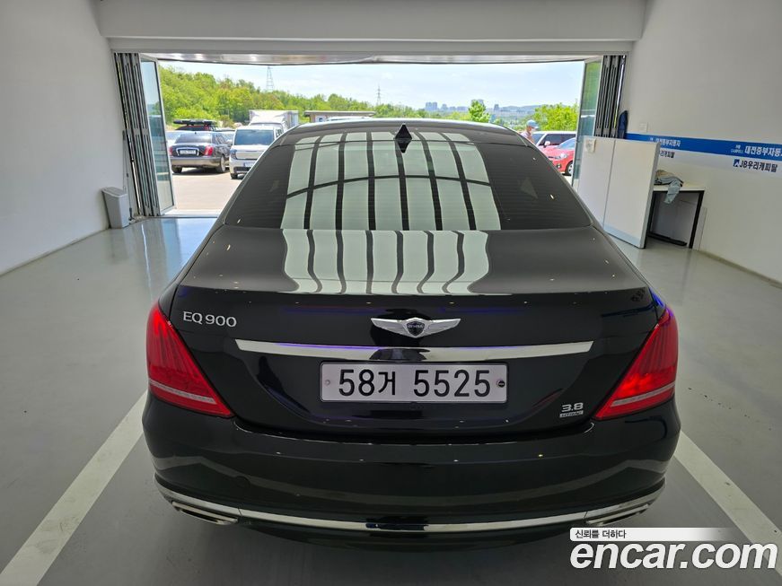 Genesis EQ900 2018