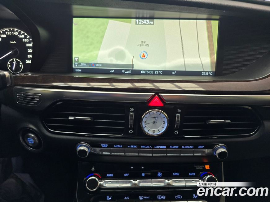 Genesis EQ900 2018