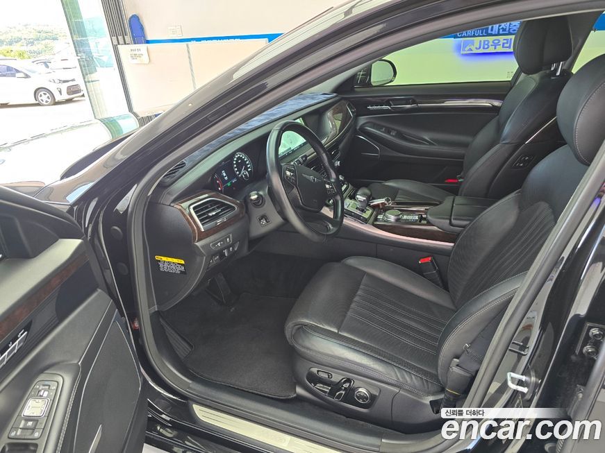 Genesis EQ900 2018