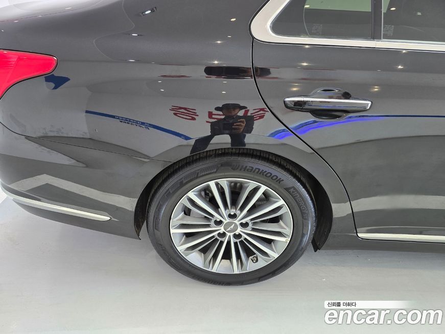 Genesis EQ900 2018