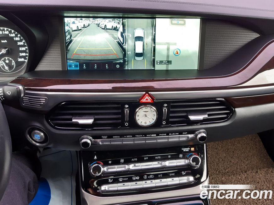 Genesis EQ900 2018