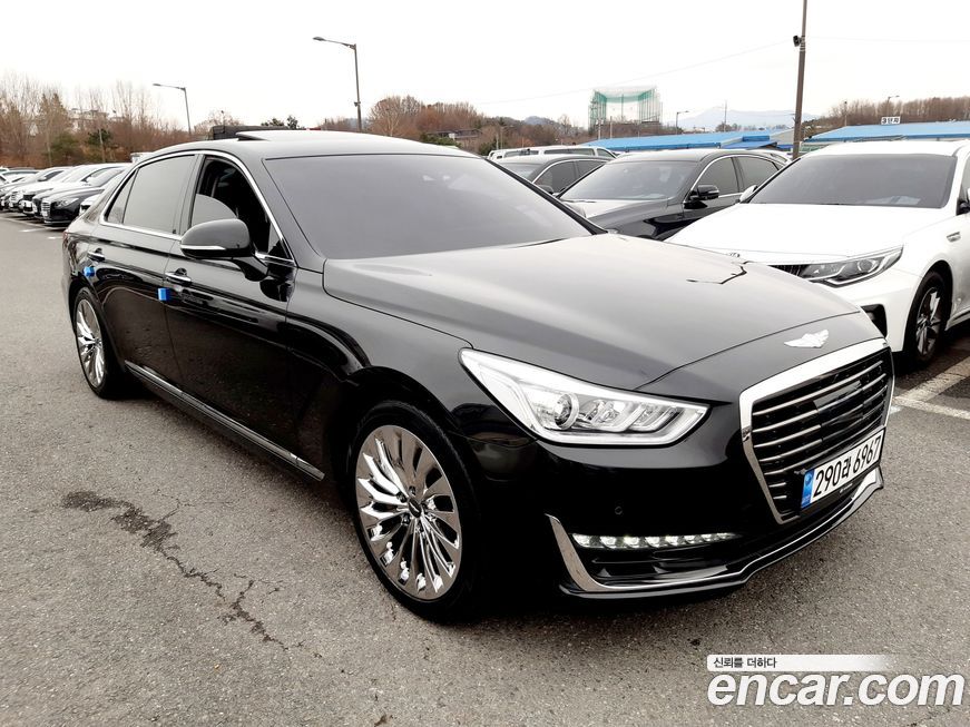 Genesis EQ900 2018