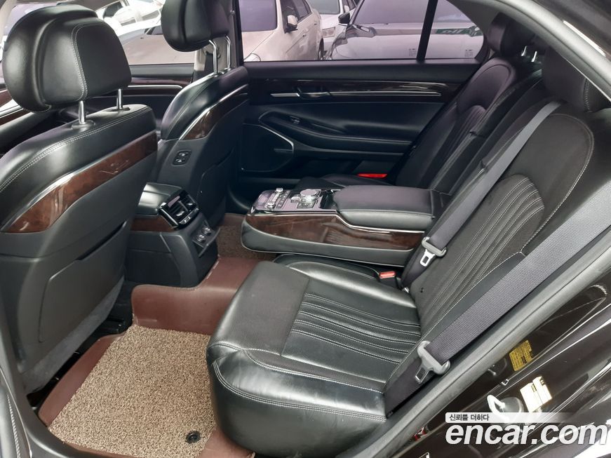 Genesis EQ900 2018