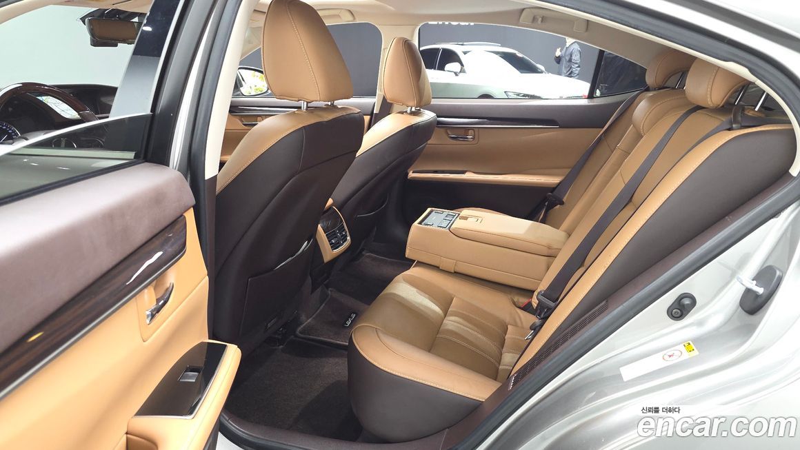 Lexus ES 2018