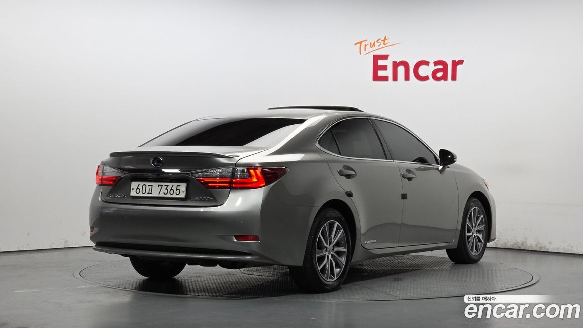 Lexus ES 2018