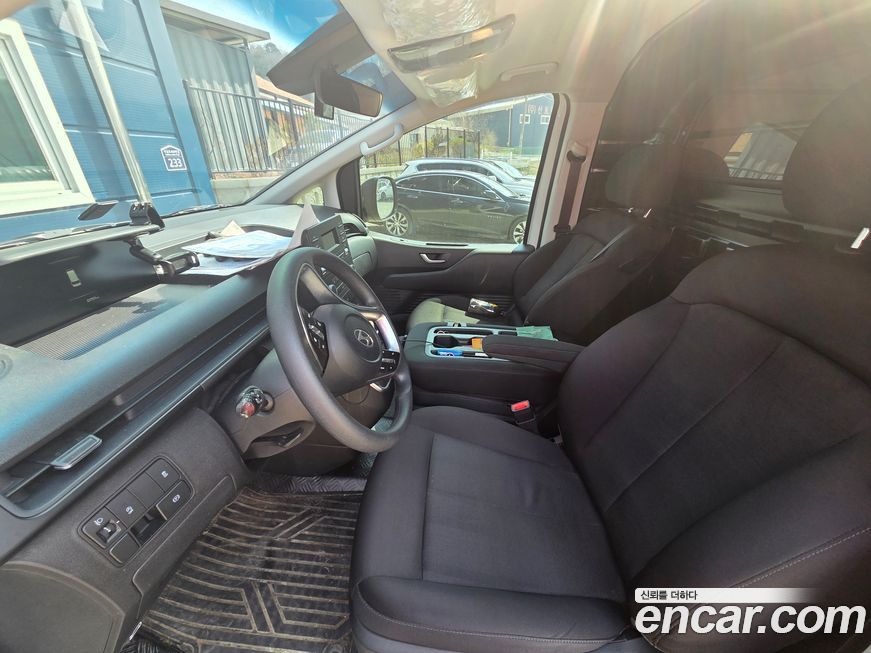 Hyundai Staria 2025
