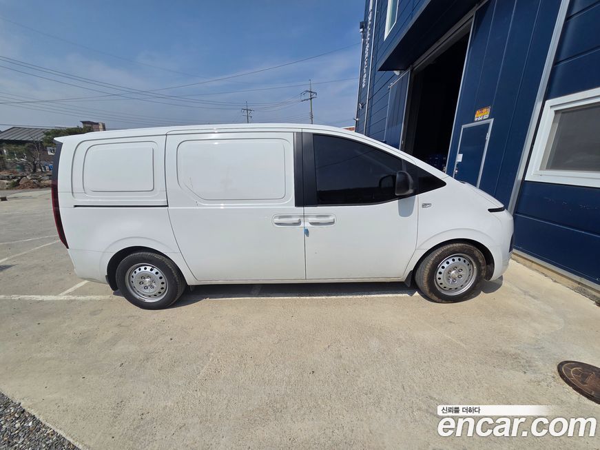 Hyundai Staria 2025
