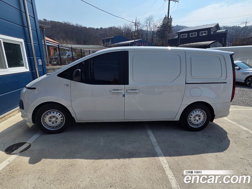 Hyundai Staria 2025