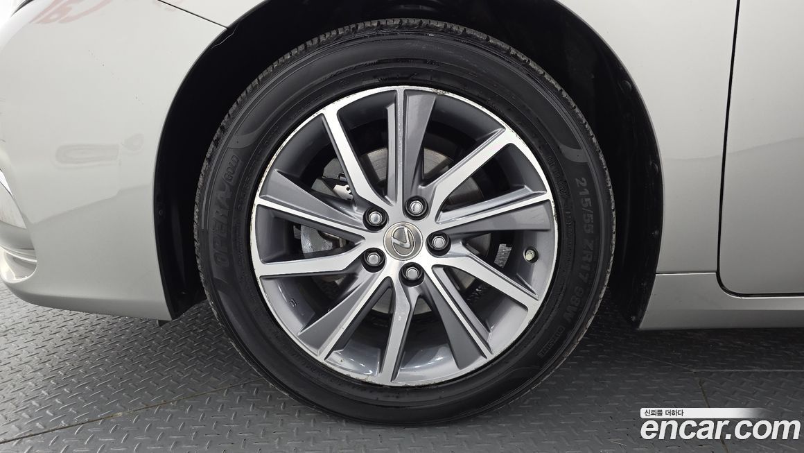 Lexus ES 2018
