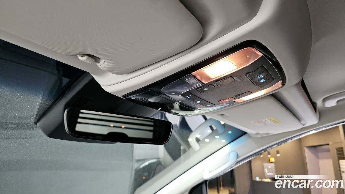 Hyundai Staria 2025