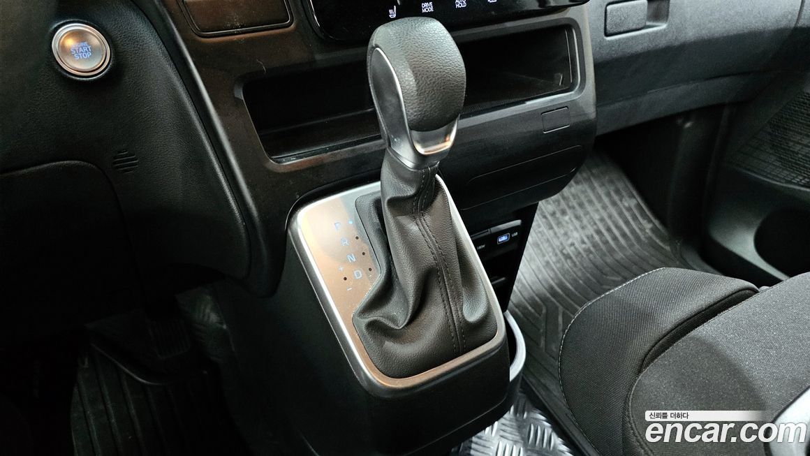 Hyundai Staria 2024