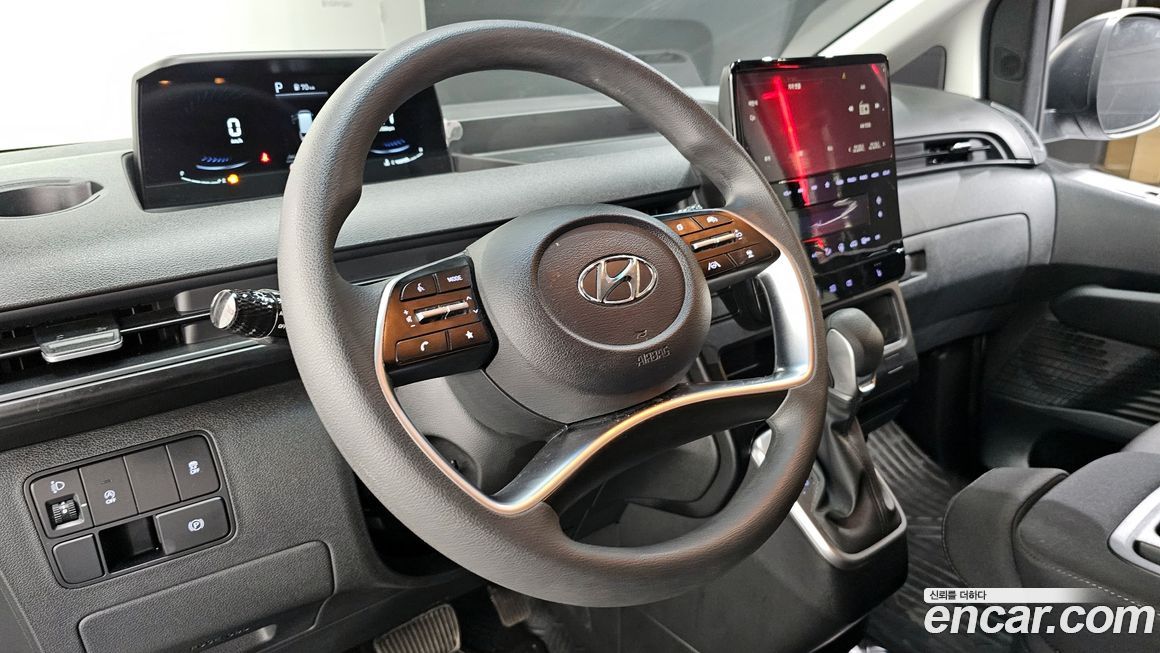 Hyundai Staria 2024