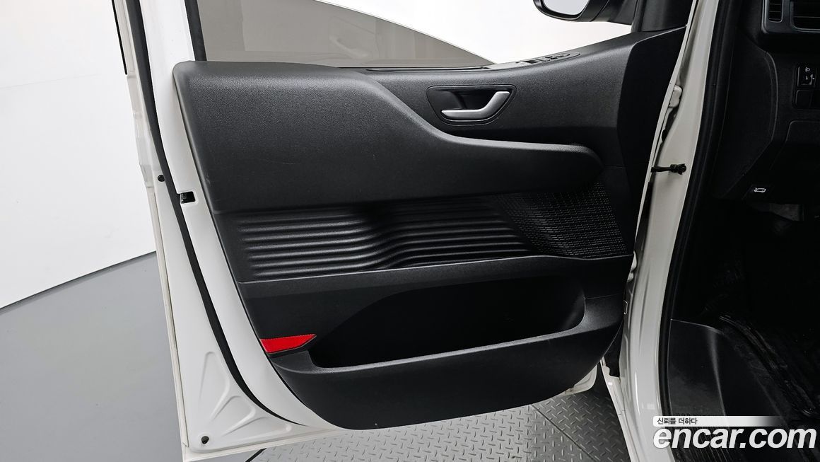 Hyundai Staria 2024