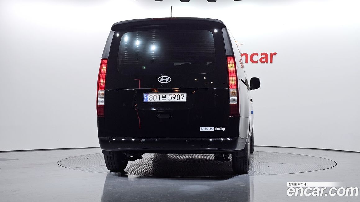 Hyundai Staria 2025