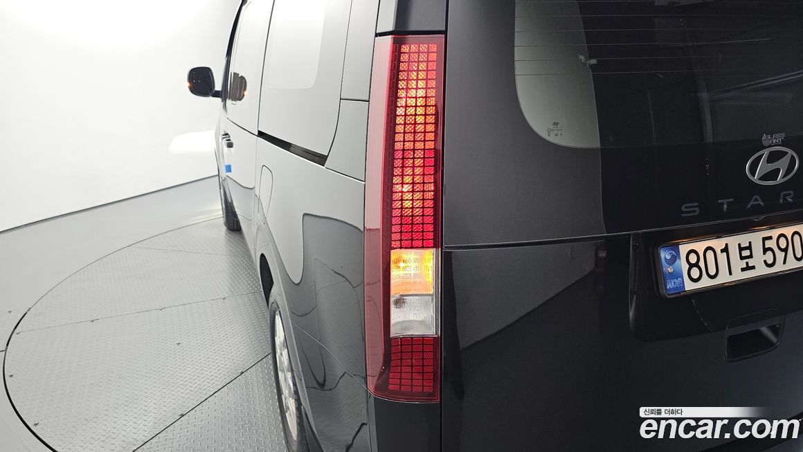 Hyundai Staria 2025
