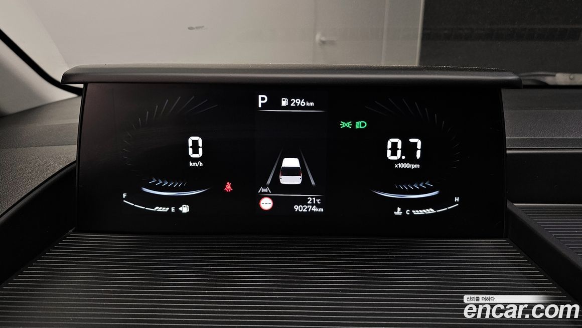 Hyundai Staria 2025