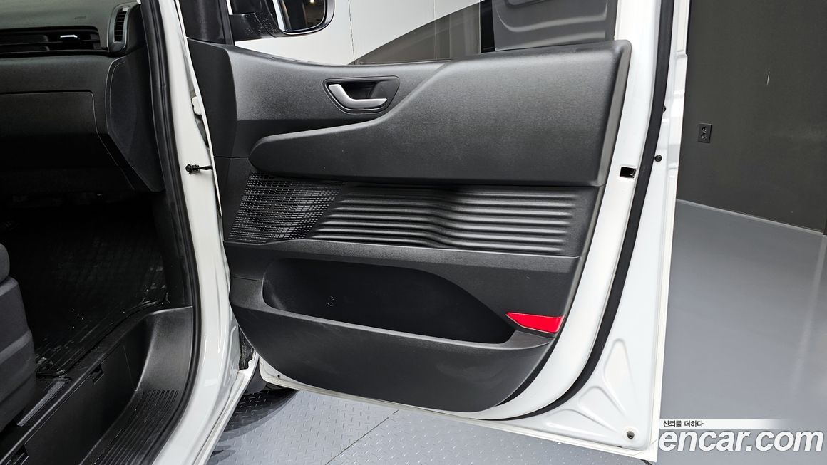Hyundai Staria 2024