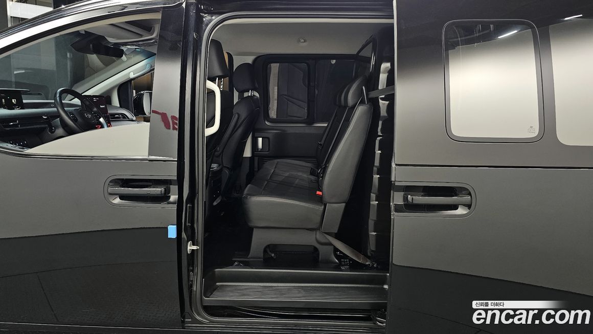 Hyundai Staria 2025