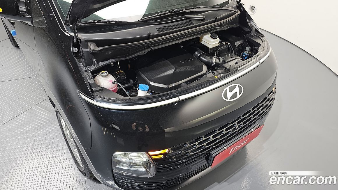 Hyundai Staria 2025