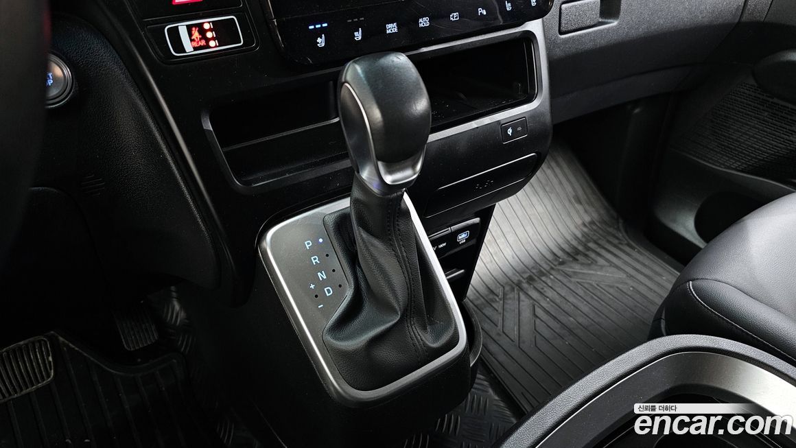 Hyundai Staria 2025
