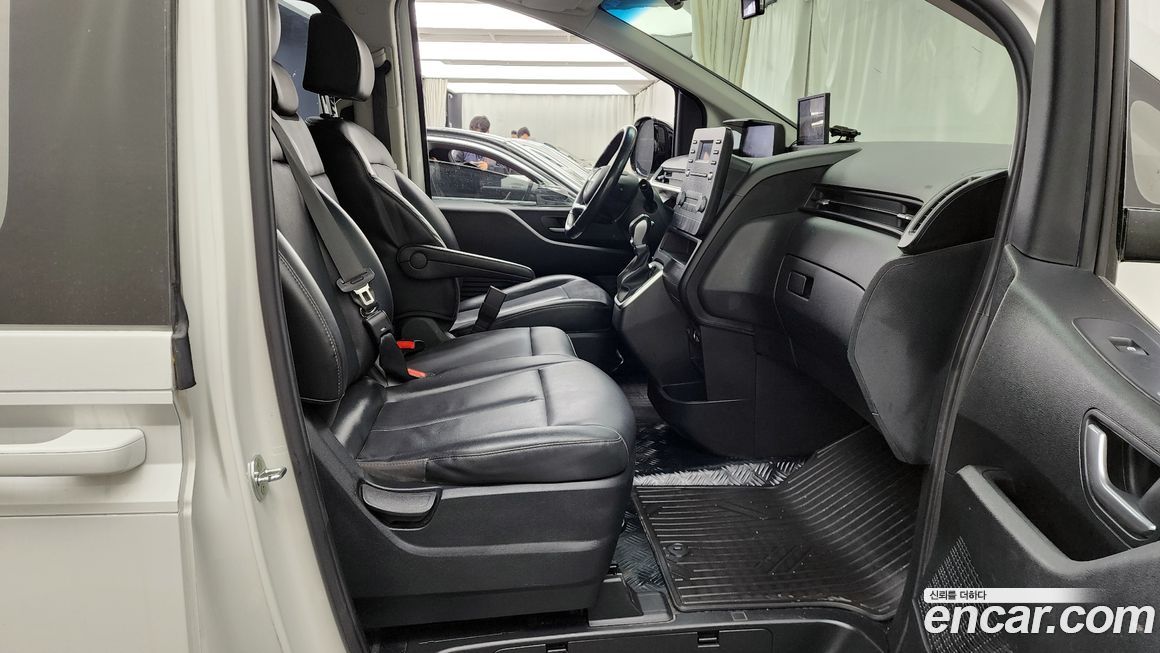 Hyundai Staria 2023