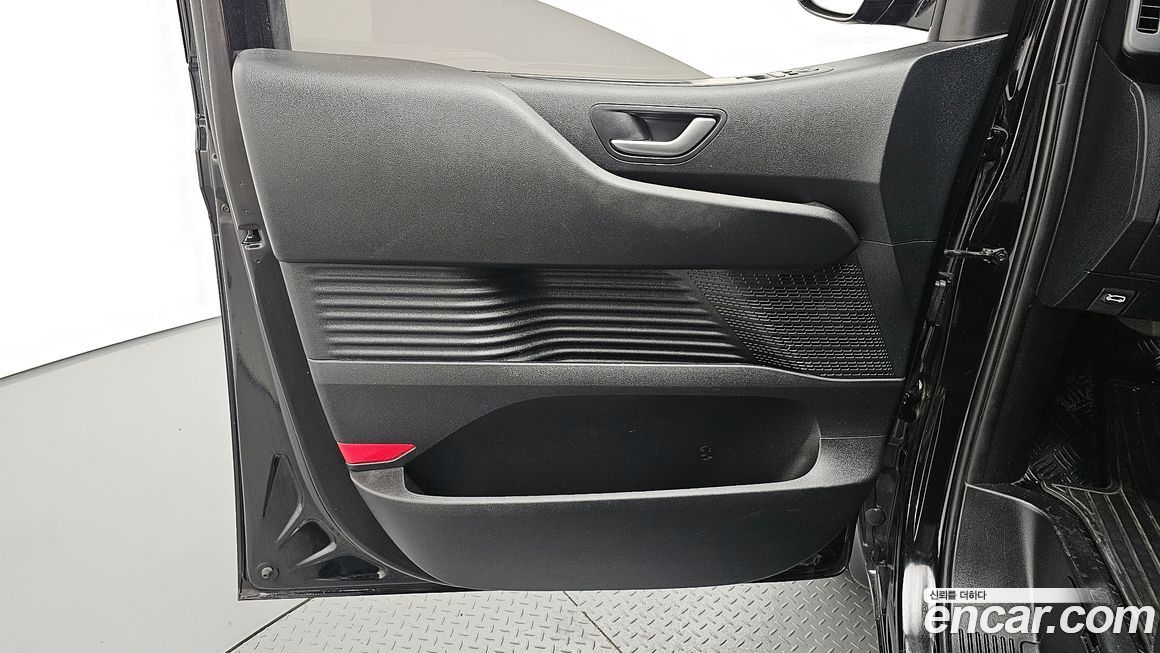 Hyundai Staria 2025