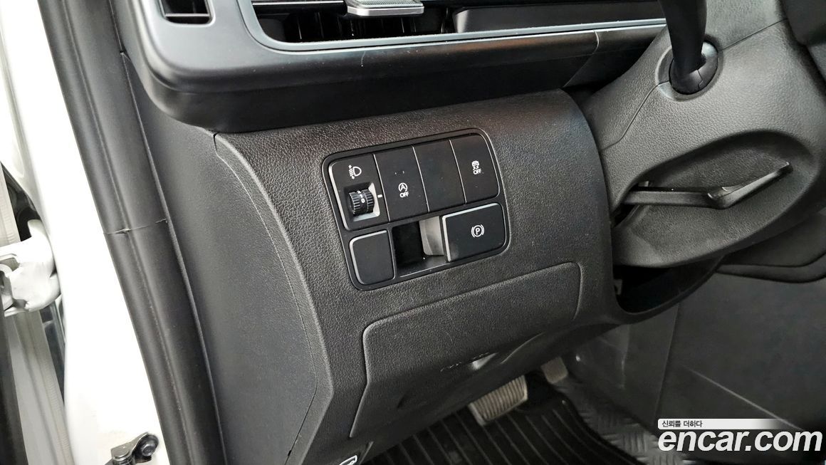 Hyundai Staria 2024