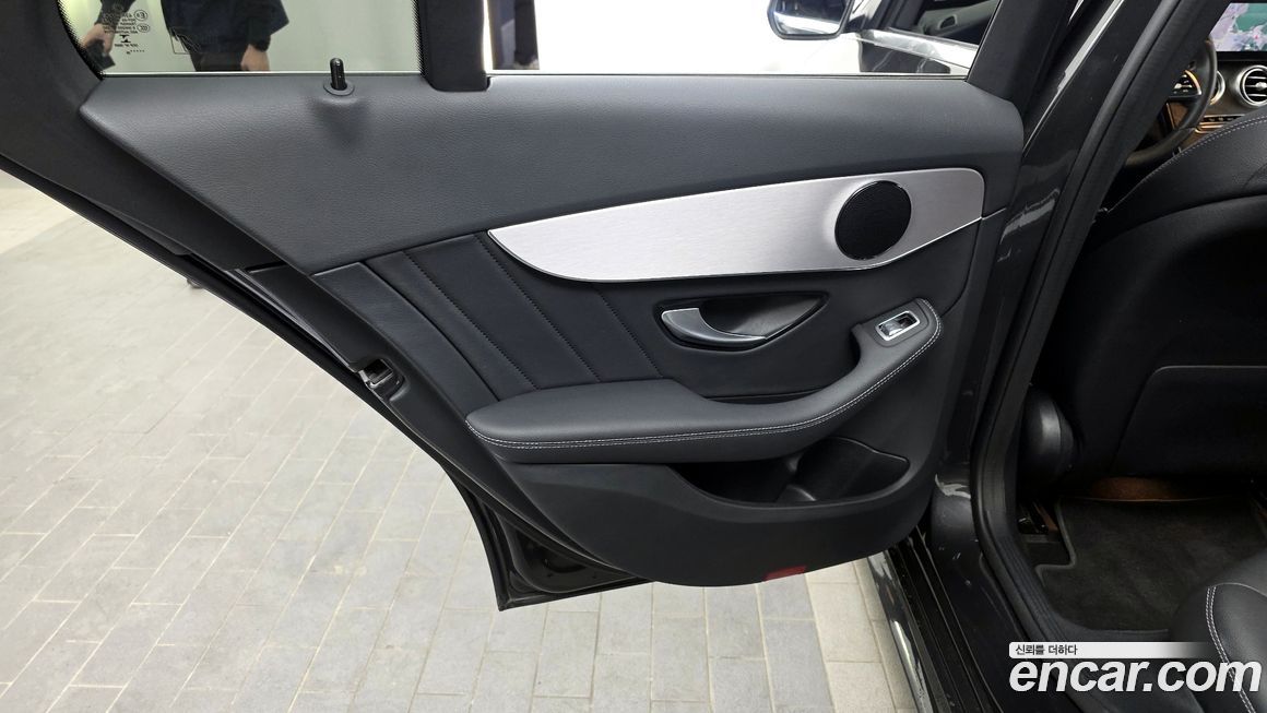Mercedes-Benz C-Class 2021