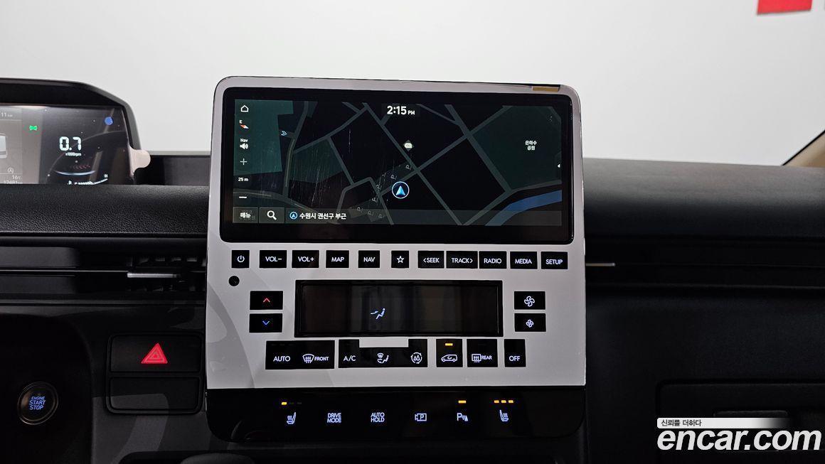 Hyundai Staria 2025