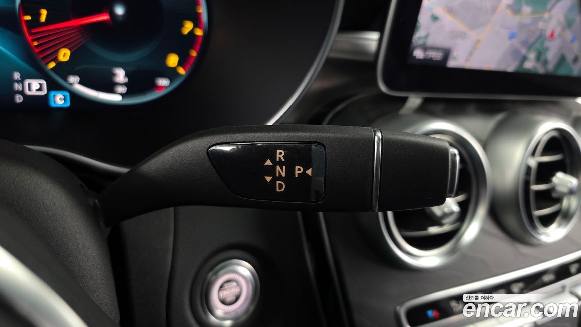 Mercedes-Benz C-Class 2021