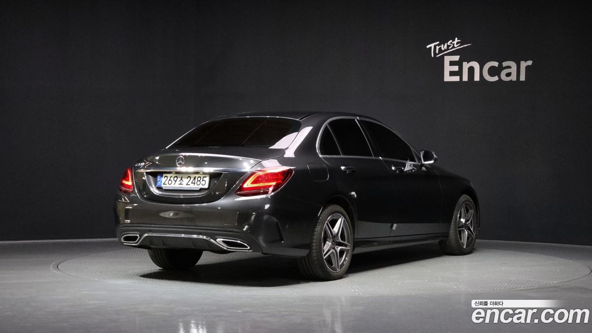 Mercedes-Benz C-Class 2021