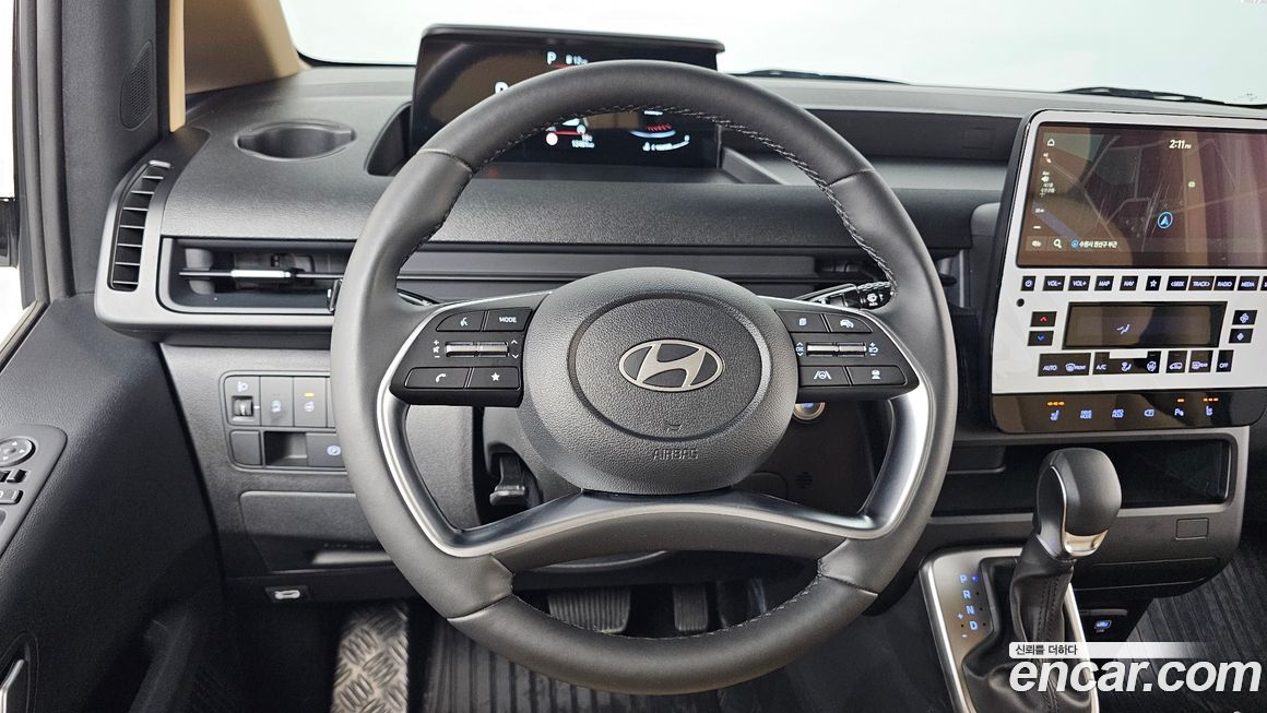 Hyundai Staria 2025