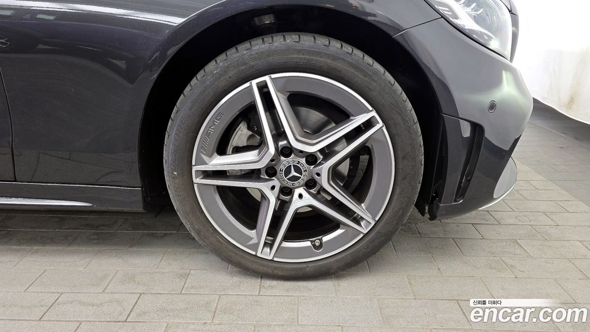 Mercedes-Benz C-Class 2021