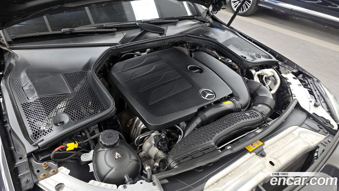 Mercedes-Benz C-Class 2021