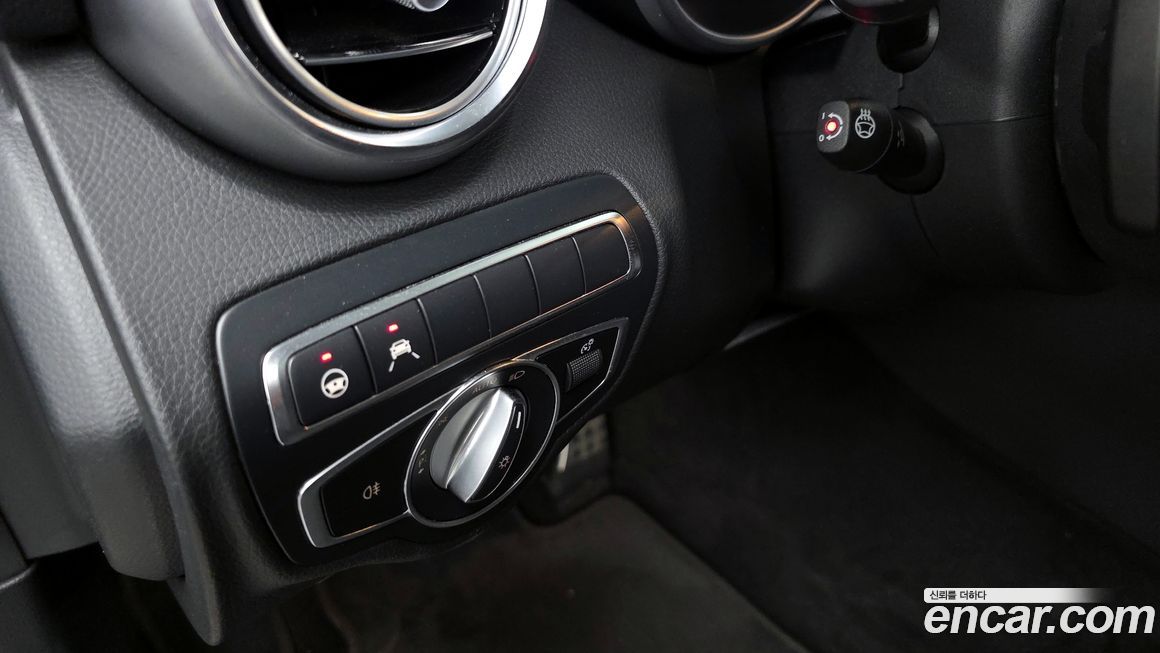 Mercedes-Benz C-Class 2021