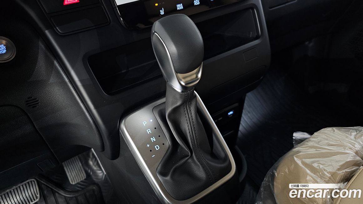 Hyundai Staria 2025