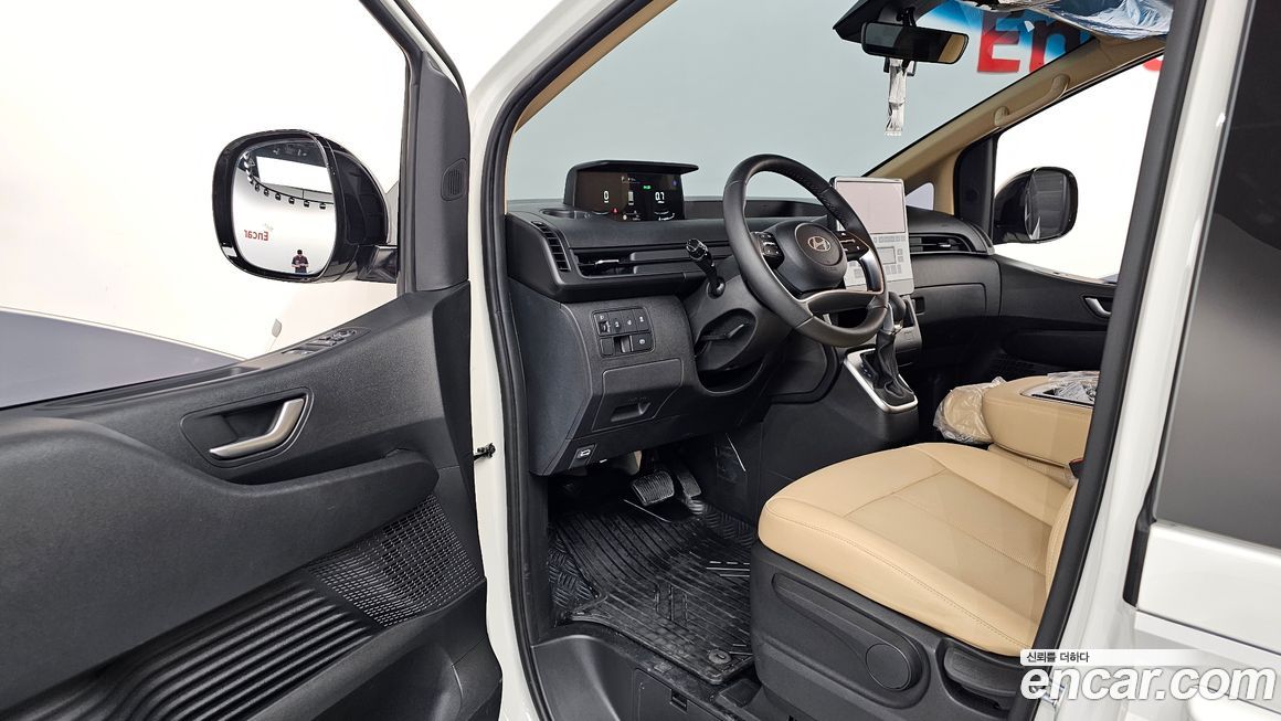 Hyundai Staria 2025