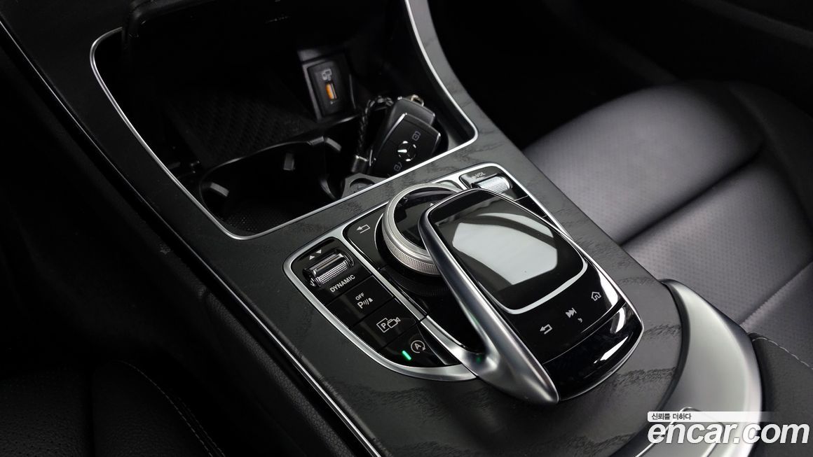 Mercedes-Benz C-Class 2021